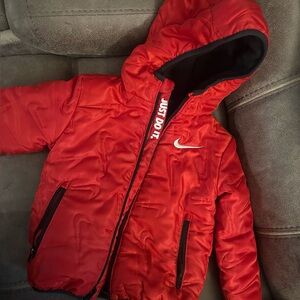 4T Nike Kids Puffer Jacket in Red hardly worn